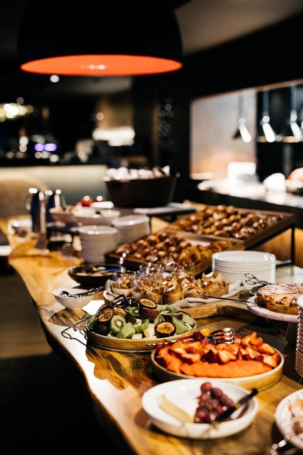 Macq 01 Hotel Hobart Zewnętrze zdjęcie A buffet at a hotel